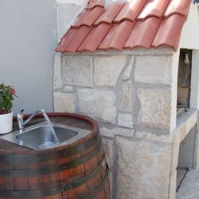 Apartment SUN - 100M FROM THE SEA Kastel Stari