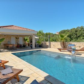 Apartments Antonija and Robert Zaton