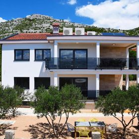 Apartman Starigrad - CDI381