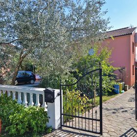 Apartmanok Parkolóhellyel Galizana, Fazana - 19608 Galižana