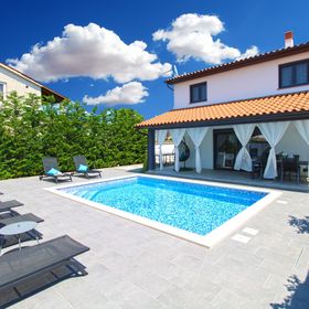 Ház Családok Részére Medencével Galizana, Fazana - 20593 Galižana