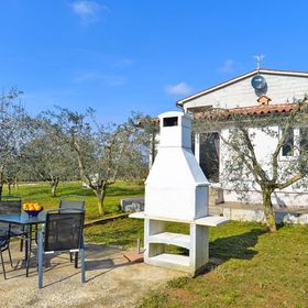 Nyaralóház Parkolóhellyel Galizana, Fazana - 20795 Galižana