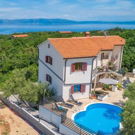 Apartmanok Családok Részére Medencével Drenje, Labin - 22992 Drenje