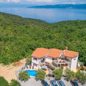 Apartmanok Családok Részére Medencével Drenje, Labin - 23001 Drenje