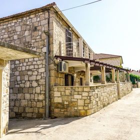 Apartment Zoran Postira