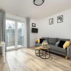 Reja Sunny Apartment with Parking Wrocław by Noclegi Renters