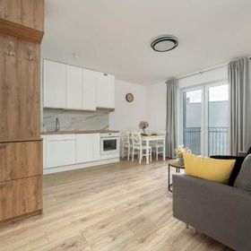 Reja Sunny Apartment with Parking Wrocław by Noclegi Renters