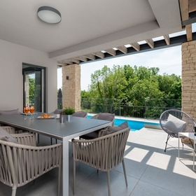 Villa Anthea and Paola Nedescina