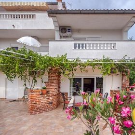 Apartmanok Medencével Kampor, Rab - 23600 Kampor