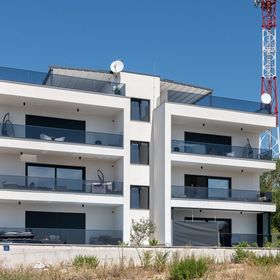 Apartmanok Medencével Okrug Gornji, Ciovo - 23649 Okrug Gornji