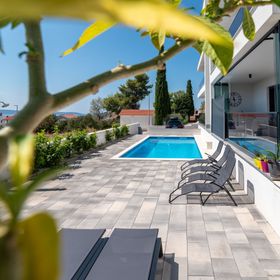 Apartmanok Medencével Okrug Gornji, Ciovo - 23649 Okrug Gornji