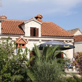 Nyaralóház A Tenger Mellett Sutivan, Brac - 23655 Sutivan