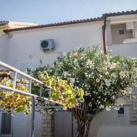 Apartmanok Parkolóhellyel Barbat, Rab - 23817 Barbat