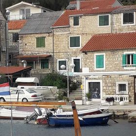 Nyaralóház A Tenger Mellett Maslinica, Solta - 23838 Maslinica