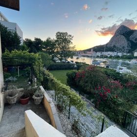 Apartmanok Parkolóhellyel Omis - 23914 Omiš