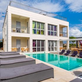 Apartmanok Családok Részére Medencével Vir - 23976