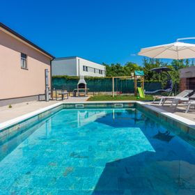 Villa Daris Nedescina