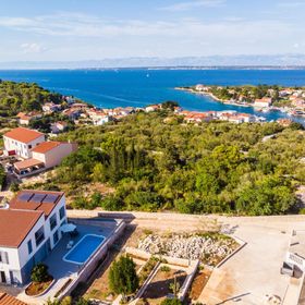 Apartments Cozy Lukoran