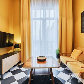 Kolorova Apart - Yellow Łódź 