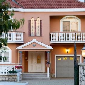 House Isabell Zaton II