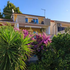 Apartments Biserka Banjol