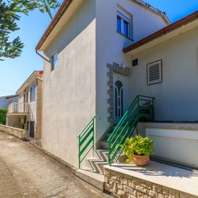 Apartments Biserka Banjol