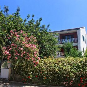 Apartment Ljube Loviste