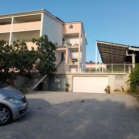 Apartments Nar Vinisce