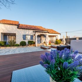 Luxury Villa Carlin Pridraga