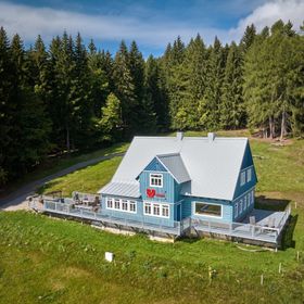 Urlas Apartments, dog friendly, shortcut to Sněžka