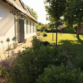 Lelle Cottage Vendégház Balatonlelle