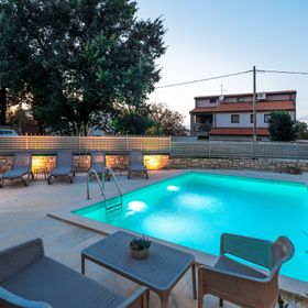 Villa Crystal s bazenom Žikovići, Višnjan