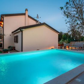 Villa Crystal s bazenom Žikovići, Višnjan