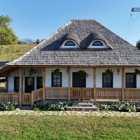 Casuță tradițională cu ciubăr, sauna - Casa de la Nuci Bran