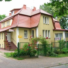 Hotel Pod Platanami Trzebnica