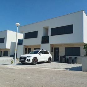 Holiday Home Cvetkovic Vir