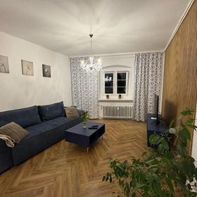 Tabago Studio 22 Nysa, Rynek