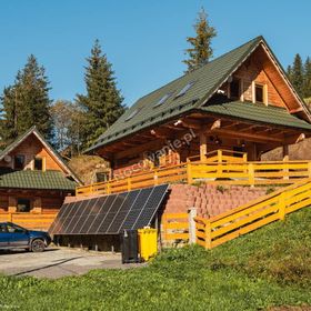 Štýlový Zrub Martina A, B s pieckou, kúpacou kaďou a Detským Ihriskom!