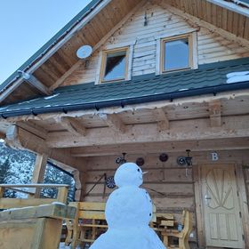 Štýlový Zrub Martina A, B s pieckou, kúpacou kaďou a Detským Ihriskom!