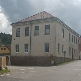 Frühstückspension AlteVolksschule Heinrichs