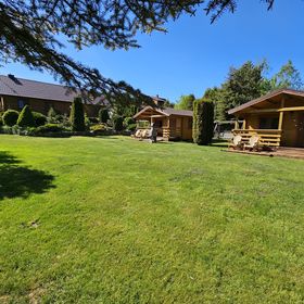 Pokoje i domki PRZY LEŚNICZÓWCE Wiele