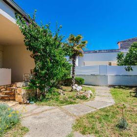 Holiday Home Korbar Vir