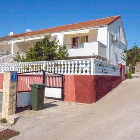 Apartments Mari Vinisce