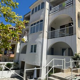 Apartments Sandra Baska Voda