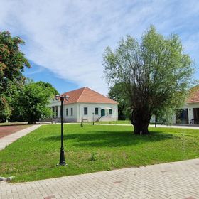 Nagy-Besenyei Kúria Panzió Erdőtelek