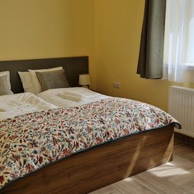 Nagy-Besenyei Kúria Panzió Erdőtelek