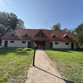 Sziget Apartmanház Baja