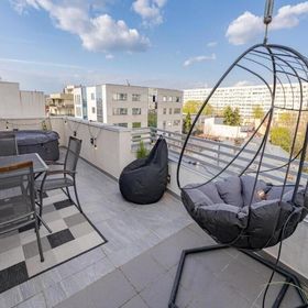 Downtown Loft Apartment with Jacuzzi București