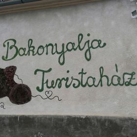 Bakonyalja Turistaház Homokbödöge