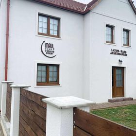 Lator-Hans Apartmanház Villány